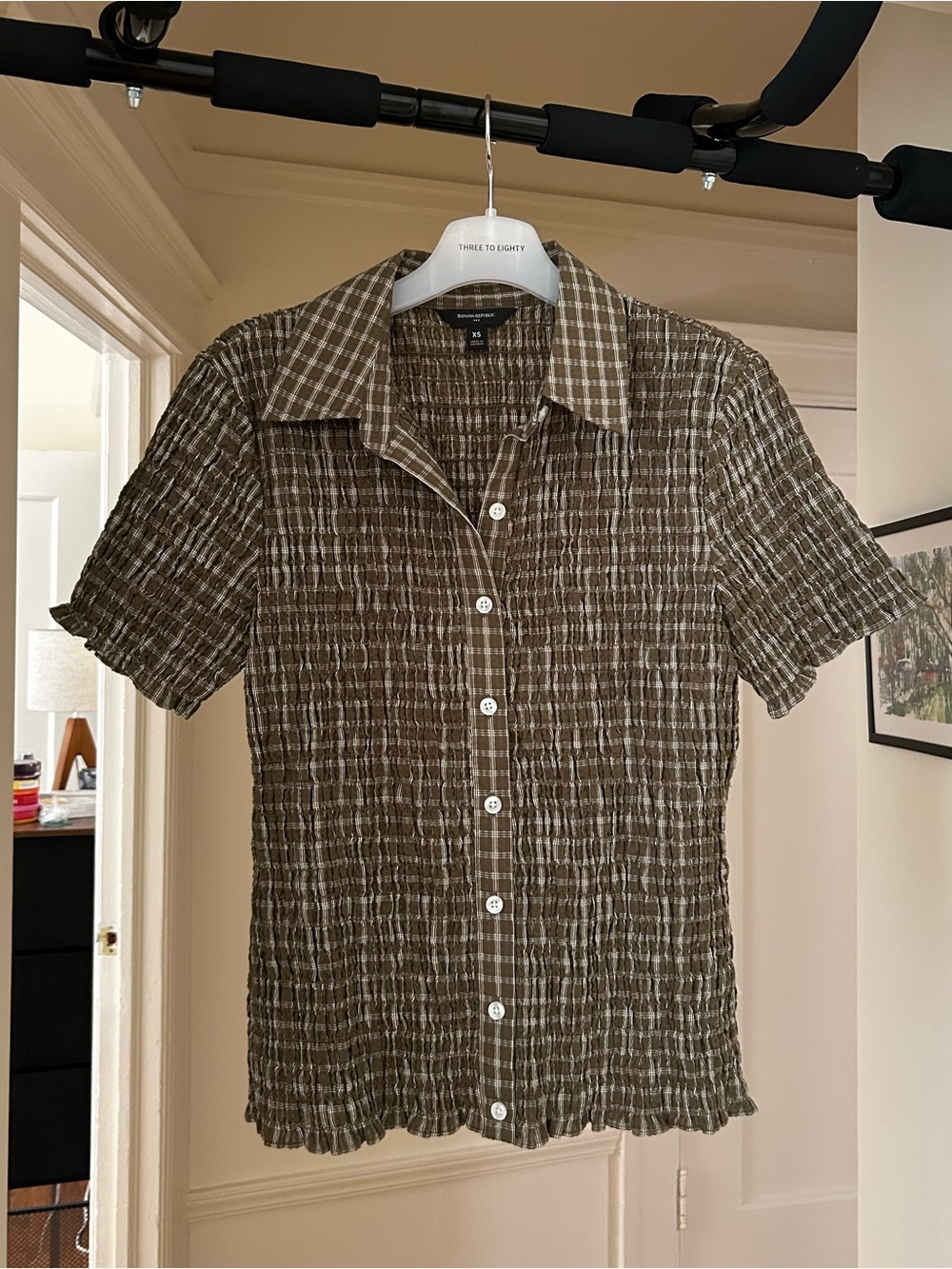 Women’s Short-Sleeve Button-Up Seersucker Shirt
